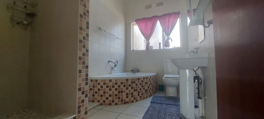 3 Bedroom Property for Sale in Protea Park North West